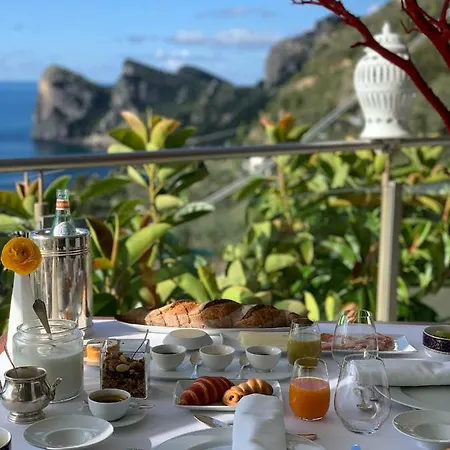 Konukevi Quattro Passi Relais Nerano