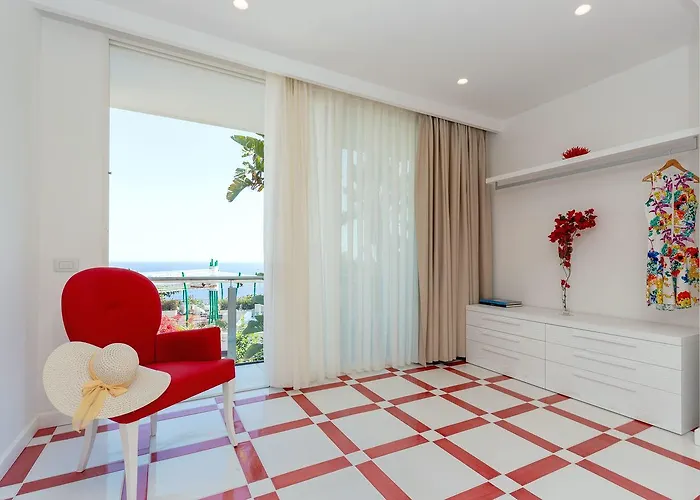 Konukevi Quattro Passi Relais 4*