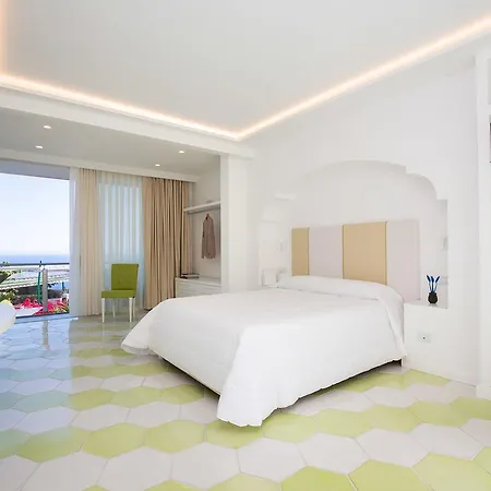 Quattro Passi Relais 4* Нерано